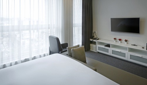 The Grand Gentle Room