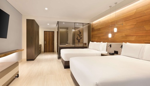 SUNSET VIEW TWO QUEEN BEDS GUESTROOM