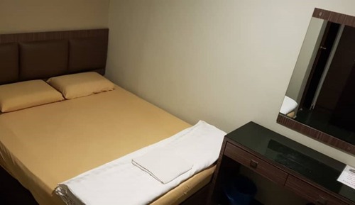 Habitación doble, sin ventanas