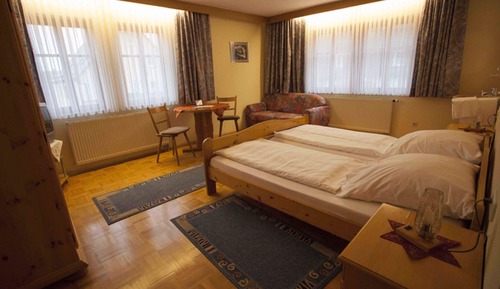 Habitación, varias camas