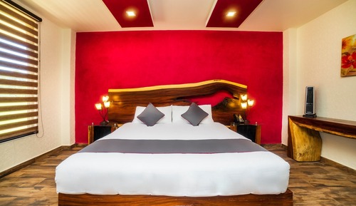 Premium Suite, Jetted Tub