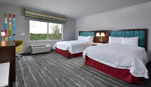 Habitación, 2 camas de matrimonio, accesible para personas con discapacidad, bañera