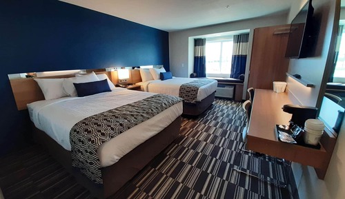 Habitación, 2 camas de matrimonio, no fumadores (West View)