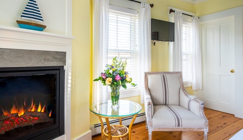 Room 3(Admirrals Quarters)