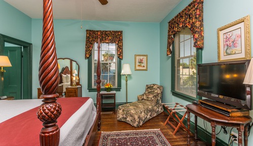 Habitación Deluxe, 1 cama de matrimonio grande (Clawfoot Tub/Shower)