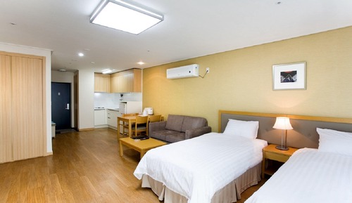 Oak (Double/Twin/Ondol assigned upon check-in)