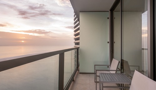 Suite, 1 cama de matrimonio grande, vistas parciales al mar