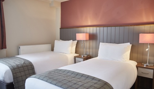 Habitación con 2 camas individuales, 2 camas individuales, baño privado