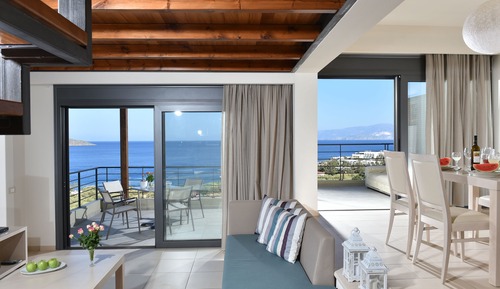 Villa with shared pool - Athina