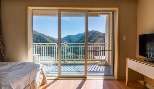 [WEST] Family (Kitchen/Lake View/Bed)-Bed Type Randomly Assigned