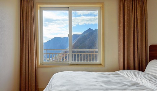 [EAST] Suite(Kitchen/Lake View/Bed)