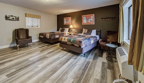 Standard Room, 2 Queen Beds (Creekside)