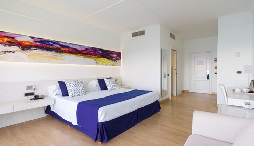 Habitación doble, balcón, vistas a la montaña