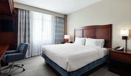 Habitación, 1 cama de matrimonio grande con sofá cama, accesible para personas con discapacidad