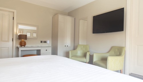 Habitación superior con 1 cama doble o 2 individuales