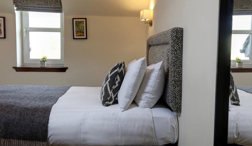 Habitación estándar, 1 cama de matrimonio grande, no fumadores, vistas a la montaña
