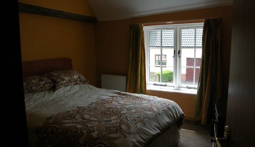 Habitación cuádruple, baño compartido (Sleeps upto 4 persons)