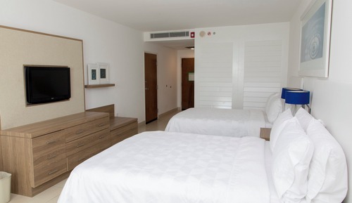 Habitación estándar, 2 camas de matrimonio, accesible para personas con discapacidad