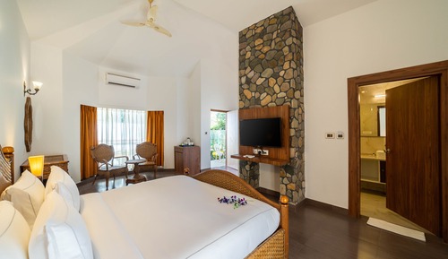 Cottage with Private Garden