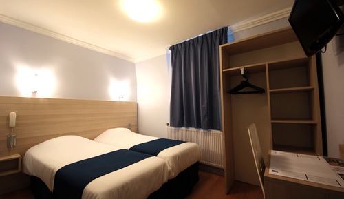 Habitación con 2 camas individuales