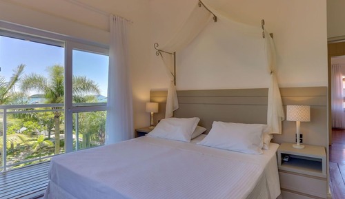 CASA DE 3 QUARTOS 663 - 6 pessoas 