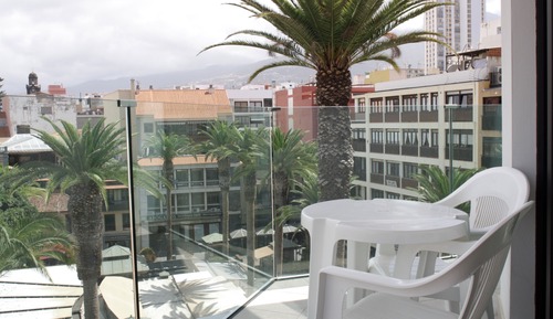 Habitación doble, balcón (2 pax)