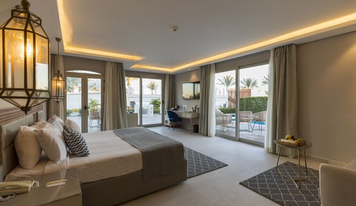 Diamond Pool Suite