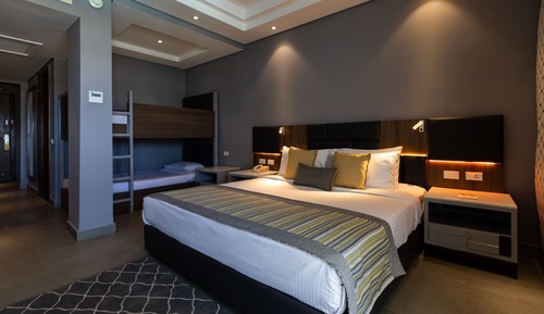 Habitación familiar, vistas a la piscina (Bunk Bed)