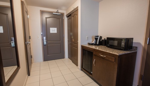 Habitación, 2 camas de matrimonio, accesible para personas con discapacidad (Roll-In Shower)