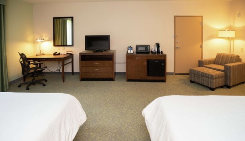 Habitación, 2 camas de matrimonio, accesible para personas con discapacidad, bañera