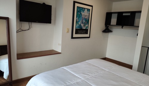 Dúplex superior, varias camas, baño privado