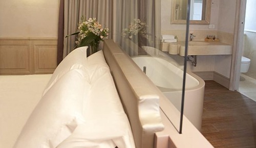 Habitación Premium con 1 cama doble o 2 individuales, bañera, vistas al parque