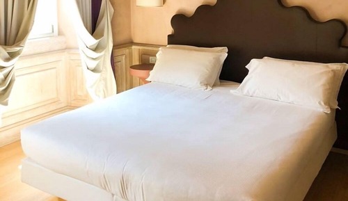 Habitación superior con 1 cama doble o 2 individuales, vistas al mar