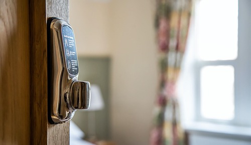 Habitación Premium doble, 1 cama de matrimonio, baño privado, vistas al jardín