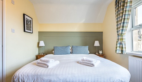 Habitación romántica con 1 cama doble o 2 individuales, no fumadores, baño privado