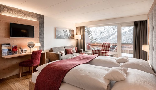 Habitación doble superior (South View)