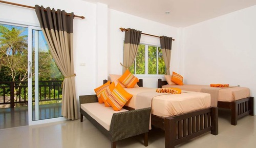 Jungle House furthest away from the beach with 2 Single beds  