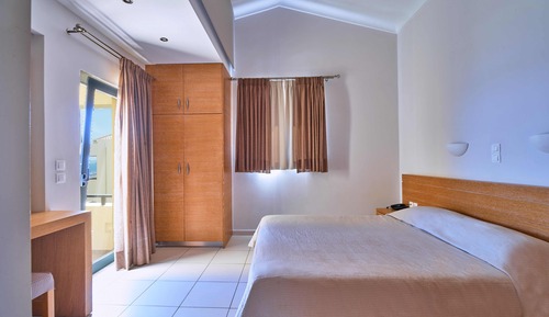 Apartamento, vistas a la piscina