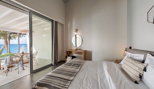 Suite Premier, bañera de hidromasaje, mirando al mar