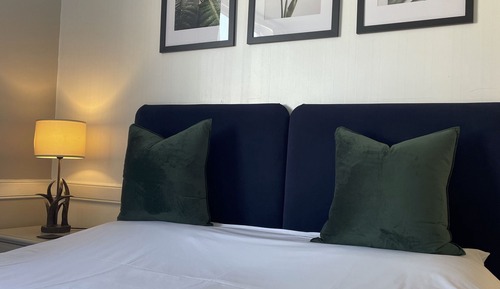 Habitación doble (Room 5)