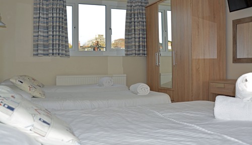 Habitación cuádruple (Room 18)