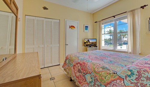 #11 = Broadwalk = 1 bedroom with queen sized bed and futon couch into a single / twin bed