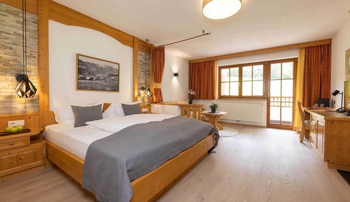 Habitación Deluxe doble, balcón, vistas a la montaña