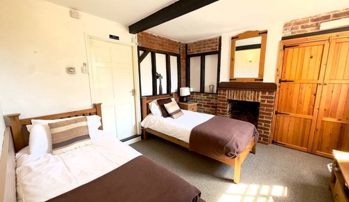 Habitación estándar con 2 camas individuales, baño privado