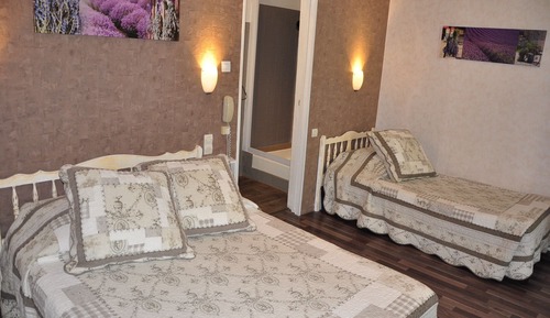 Habitación triple superior (avec Climatisation)