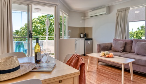 Habitación Premium doble, 1 cama de matrimonio grande, balcón, vistas al canal