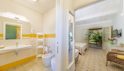 Habitación Confort doble, 1 cama de matrimonio grande, accesible para personas con discapacidad