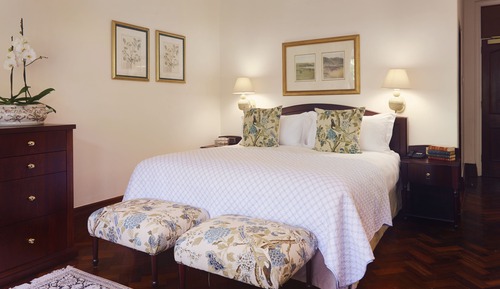 Habitación con 1 cama doble o 2 individuales, vistas al jardín