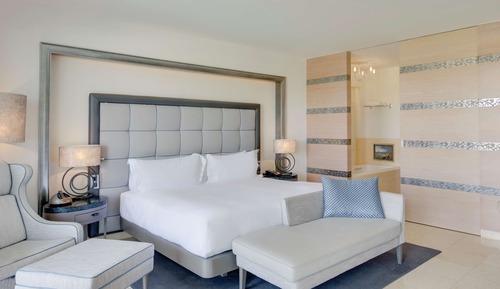 Habitación Deluxe, 1 cama de matrimonio grande, vistas a la piscina
