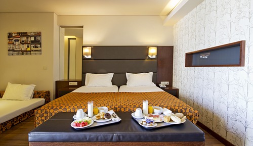 Habitación con 1 cama doble o 2 individuales (with extra adult)